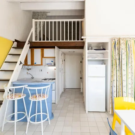 1 Bedroom And Alcove For 5 Апартаменти *