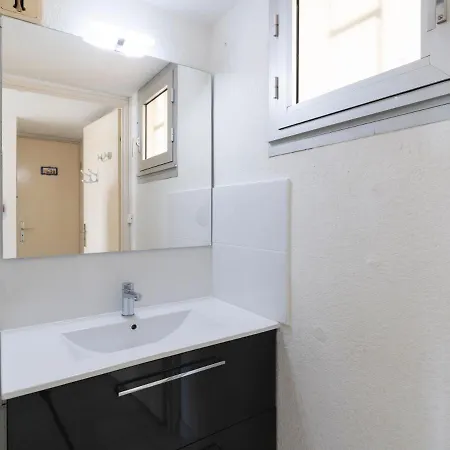 1 Bedroom And Alcove For 5 Агд